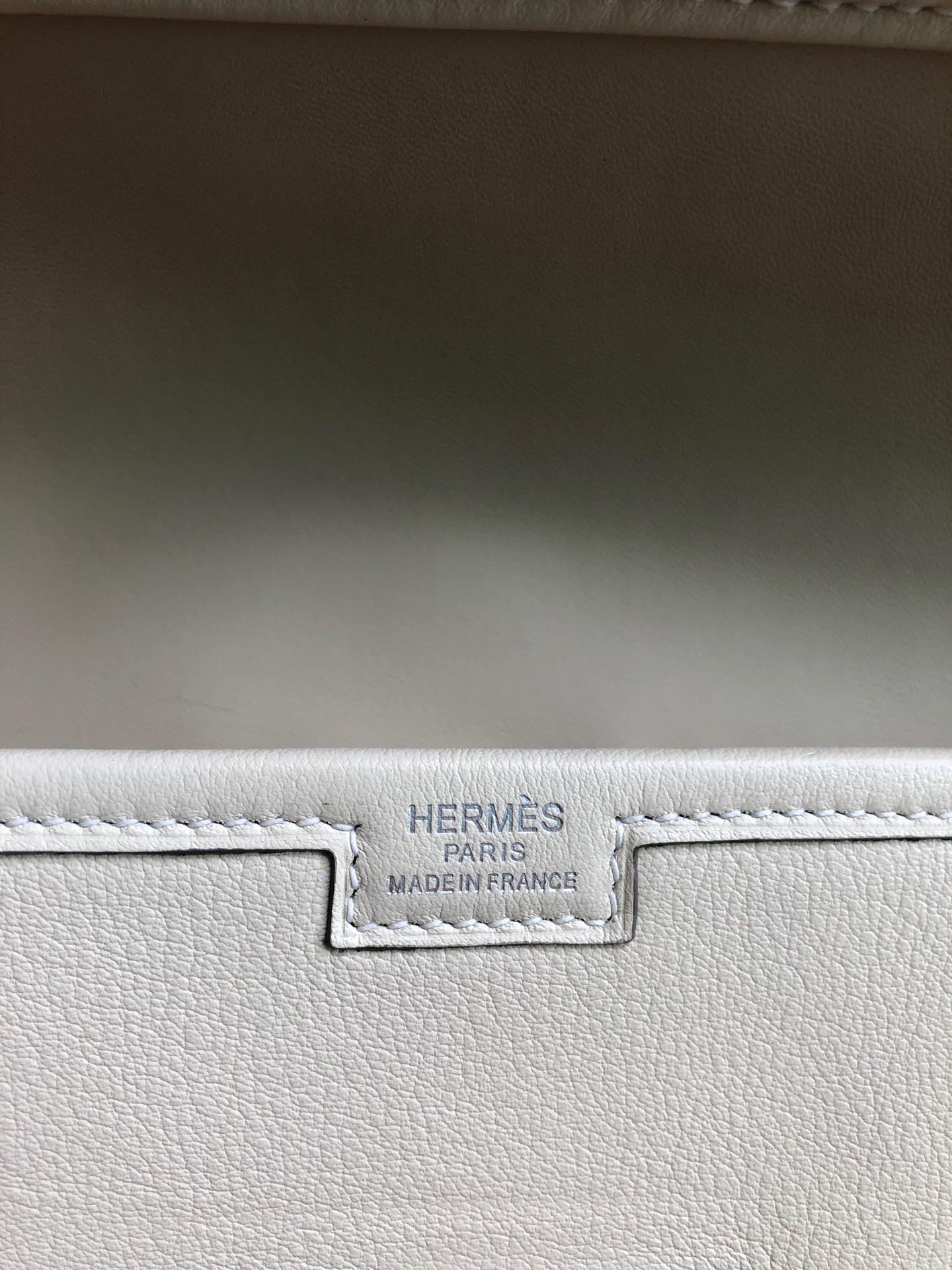 에르메스 지제 엘란29 나타 화이트 스위프트 송아지가죽